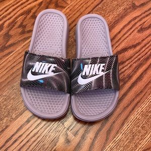 Nike slides size 6 women